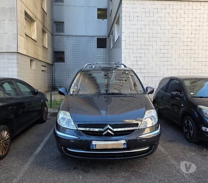 Voiture d'occasion Venissieux Rhône - Photos Vivastreet A vendre C8 CITROËN