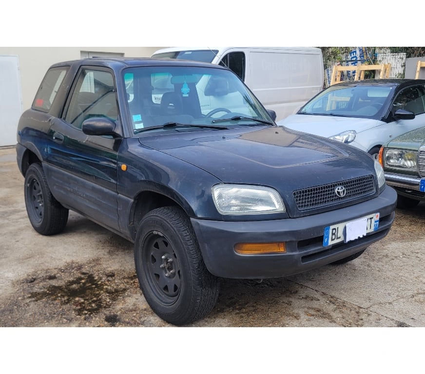 Voiture d'occasion Seine-Saint-Denis Montfermeil - 93370 - Photos Vivastreet TOYOTA RAV 4 VRAI 4X4