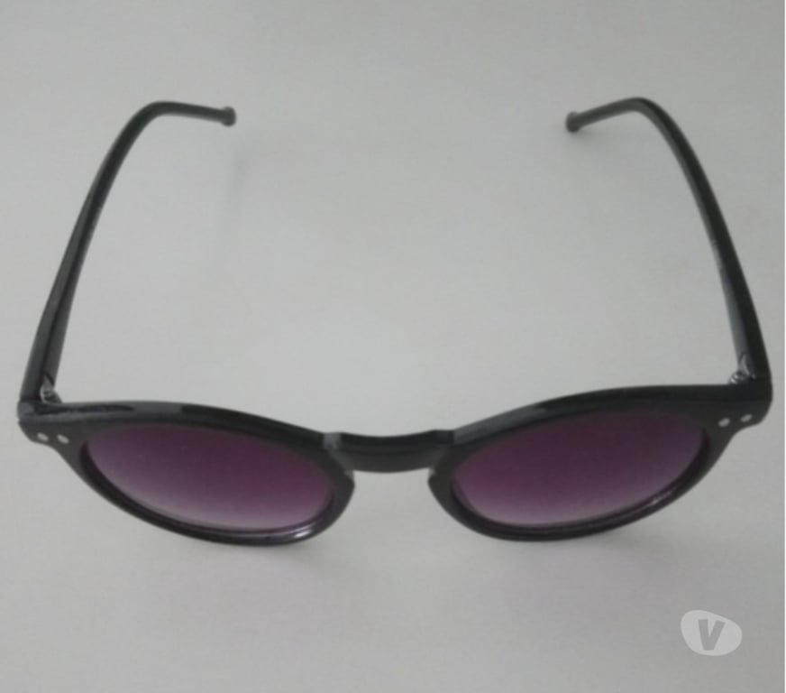 Accessoires - Bagagerie Seine-Saint-Denis La Courneuve - 93120 - Photos Vivastreet 3 paires de lunettes de soleil