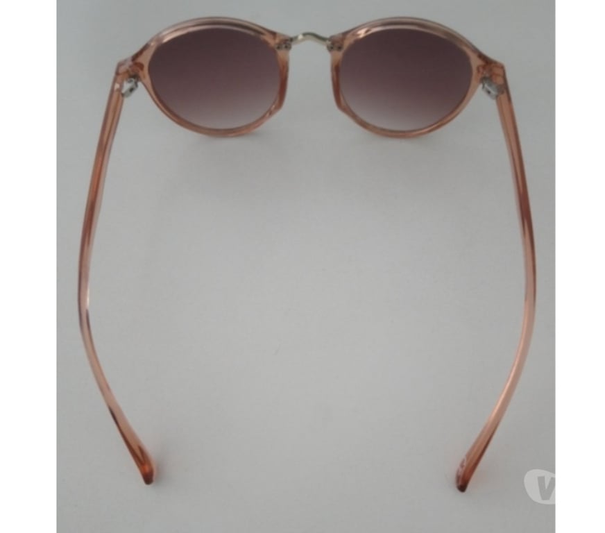 Accessoires - Bagagerie Seine-Saint-Denis La Courneuve - 93120 - Photos Vivastreet Lunette de soleil marron