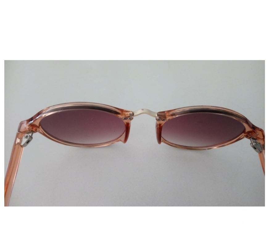 Accessoires - Bagagerie Seine-Saint-Denis La Courneuve - 93120 - Photos Vivastreet Lunette de soleil marron