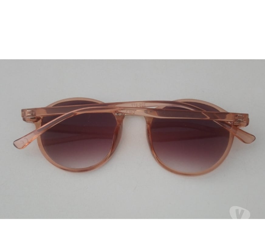 Accessoires - Bagagerie Seine-Saint-Denis La Courneuve - 93120 - Photos Vivastreet Lunette de soleil marron