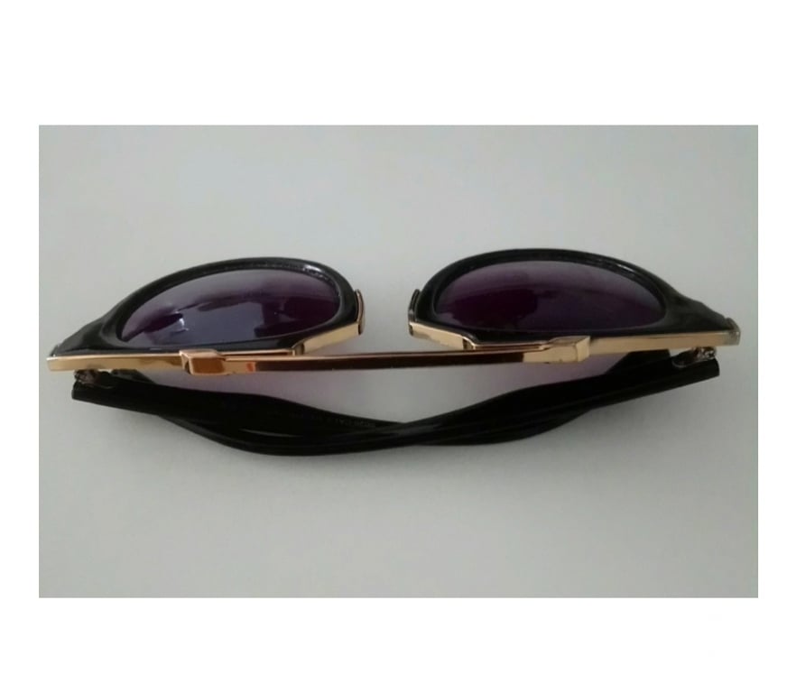 Accessoires - Bagagerie Seine-Saint-Denis La Courneuve - 93120 - Photos Vivastreet Lunette de soleil unisexe