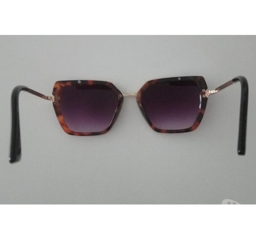 Accessoires - Bagagerie Seine-Saint-Denis La Courneuve - 93120 - Photos Vivastreet Grande Lunette de soleil