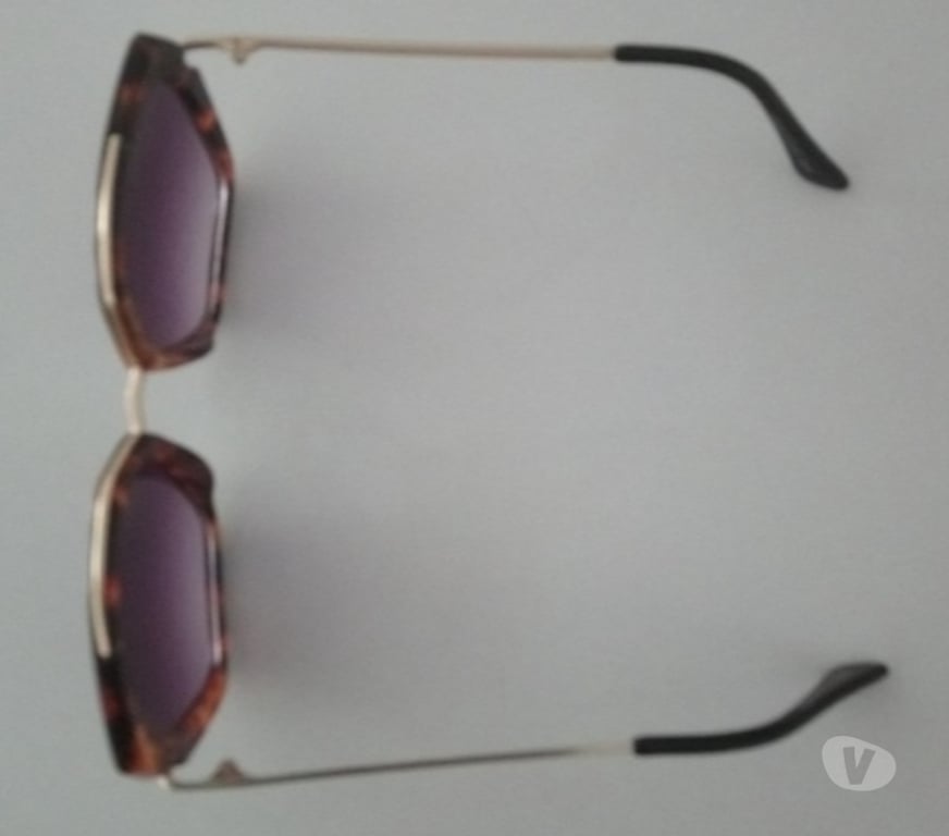 Accessoires - Bagagerie Seine-Saint-Denis La Courneuve - 93120 - Photos Vivastreet Grande Lunette de soleil
