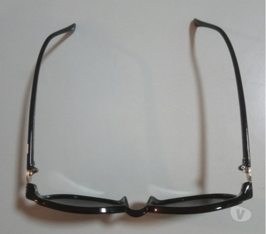 Accessoires - Bagagerie Seine-Saint-Denis La Courneuve - 93120 - Photos Vivastreet Lunette de soleil noire