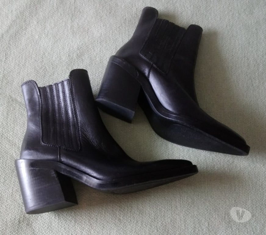 Chaussures Seine-Saint-Denis La Courneuve - 93120 - Photos Vivastreet Bottines en cuir style Cow–Boy