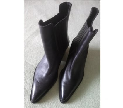 Chaussures et bottes occasion La Courneuve Seine-Saint-Denis - Photos Vivastreet Bottines en cuir style Cow–Boy