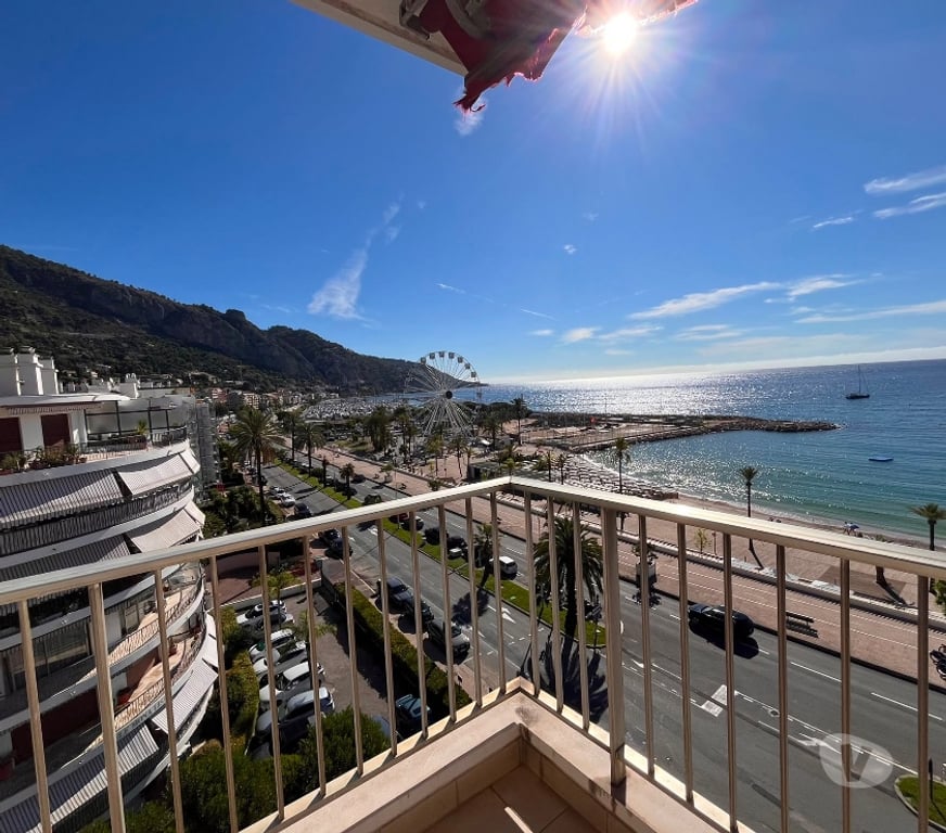 Appartements à vendre Alpes-Maritimes Menton - 06500 - Photos Vivastreet Menton, appartement face à la mer avec terrasse