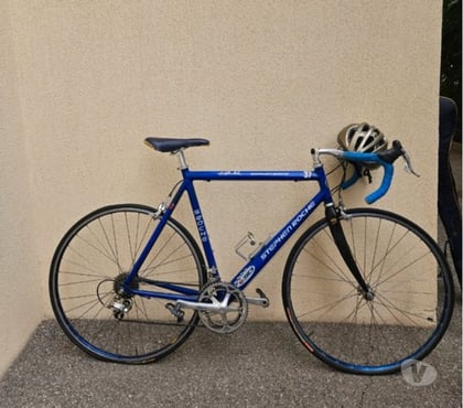 Matériel de sport St Laurent du Var Alpes-Maritimes - Photos Vivastreet VENDS VELO DE COURSE