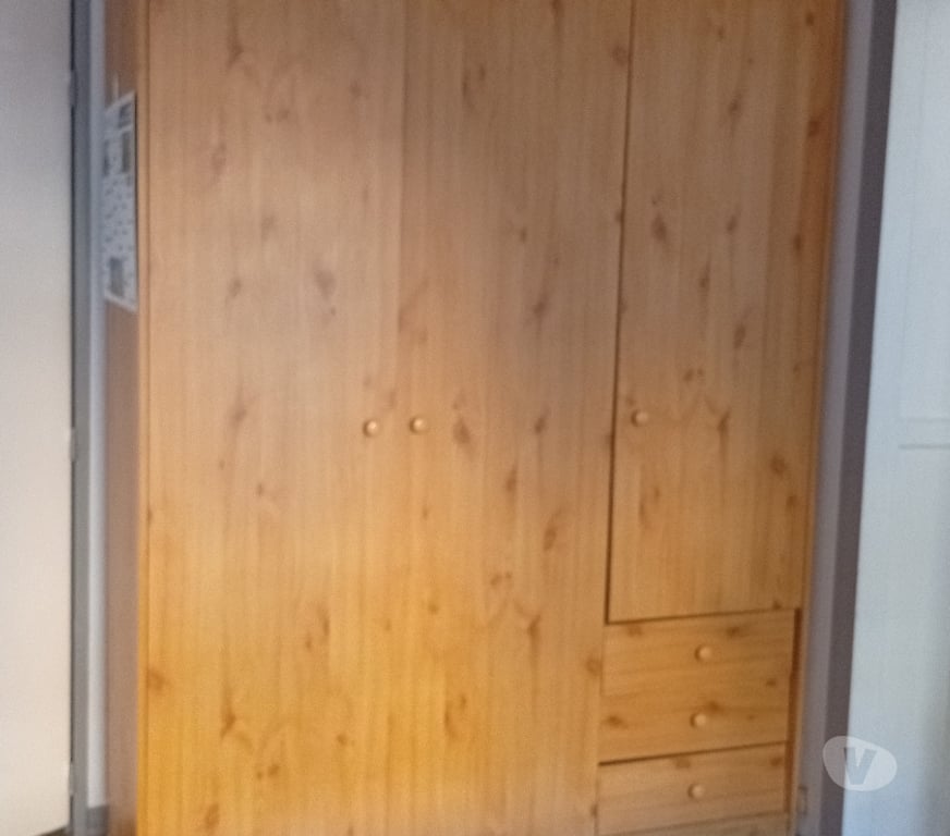 Ameublement & art de la table Moselle Metz - Photos Vivastreet vends grande armoire 3 portes