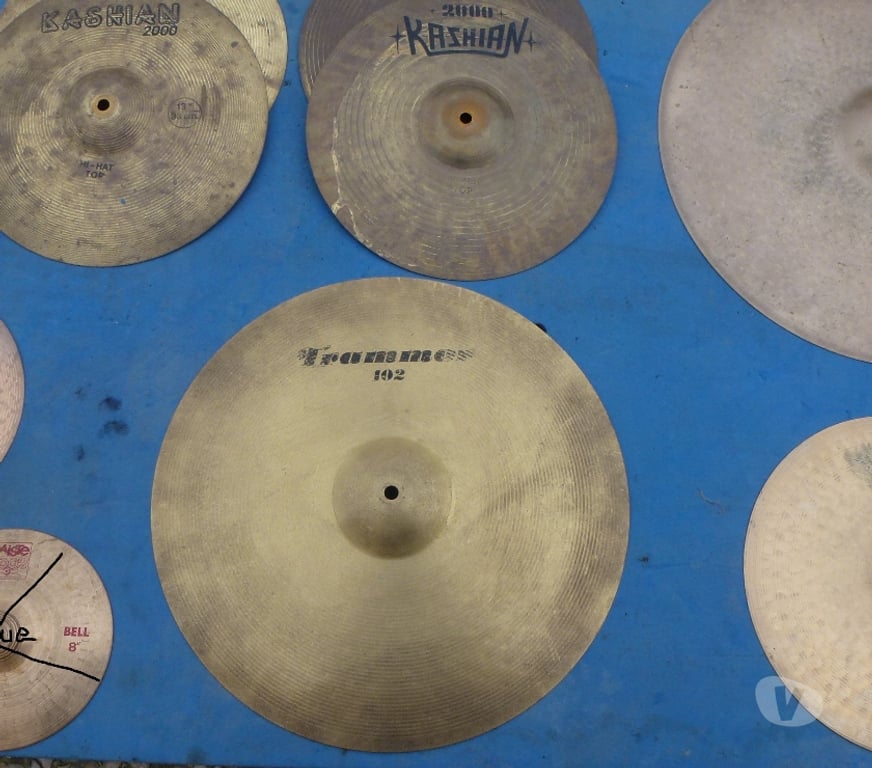 Instruments de musique Marne Chalons en Champagne - 51000 - Photos Vivastreet nombreux et divers matériel de musique