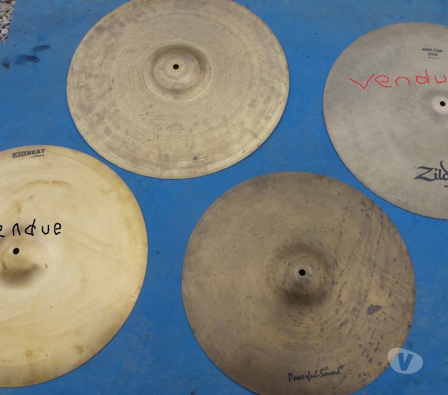 Instruments de musique Marne Chalons en Champagne - 51000 - Photos Vivastreet nombreux et divers matériel de musique