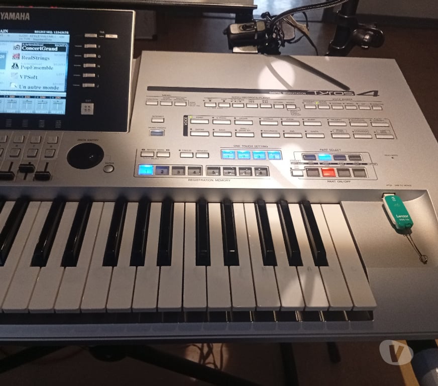 Instruments de musique Moselle Metz - Photos Vivastreet vends clavier professionel Yamaha Tyros 4