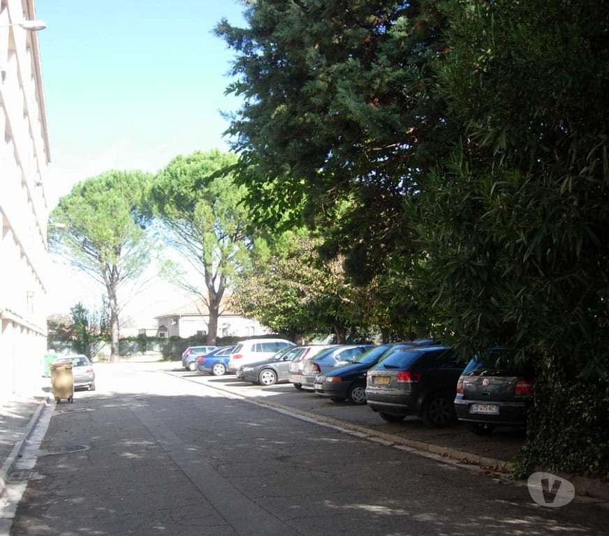 Parkings - Garages Vaucluse Le Pontet - 84130 - Photos Vivastreet Garage Parking Sécurisé