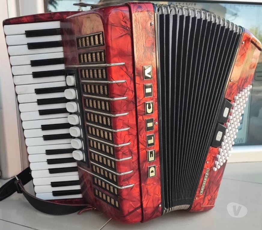 Instruments de musique Bas-Rhin Mommenheim - 67670 - Photos Vivastreet DELICIA Arnoldo III - accordéon piano 72 b+7reg+2reg