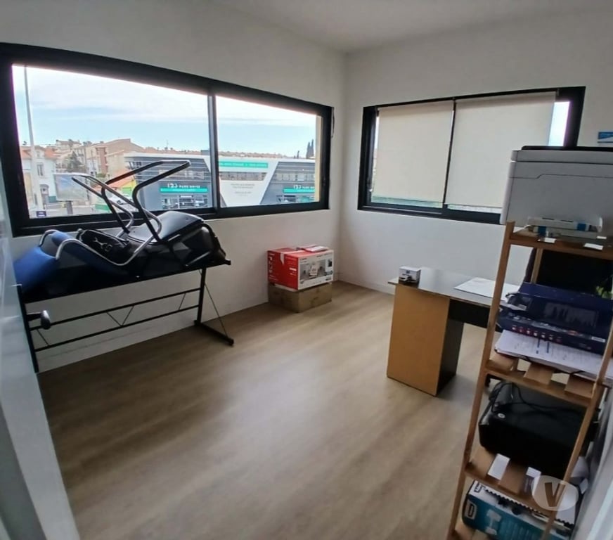 bureaux locaux Pyrénées-Orientales Perpignan - Photos Vivastreet rond point des baléares, beau local 50 m2, à louer.