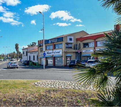bureaux a louer, vendre Perpignan Perpignan - Photos Vivastreet rond point des baléares, beau local 50 m2, à louer.