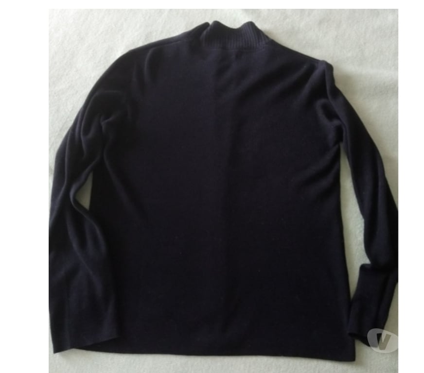 Vêtements occasion Seine-Saint-Denis La Courneuve - 93120 - Photos Vivastreet Gilet zippé col montant côtelé
