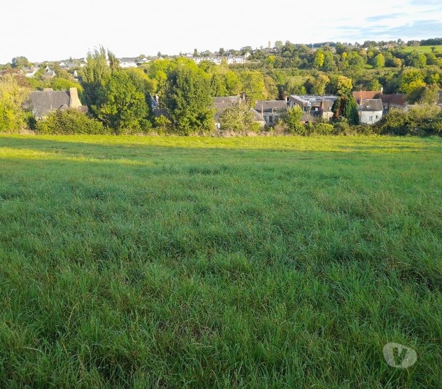 Terrain à vendre Calvados Conde sur Noireau - 14110 - Photos Vivastreet Terrain constructible (centre-ville) CONDÉ-EN-NORMANDIE