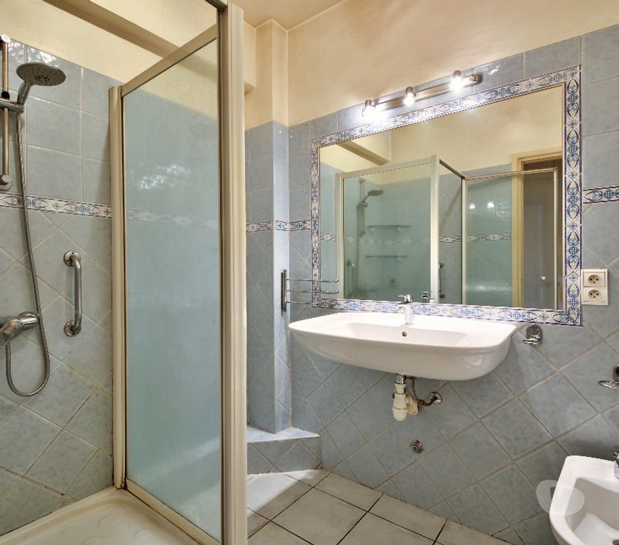 Appartements à vendre Alpes-Maritimes Nice - Photos Vivastreet Appartement T3 Traversant