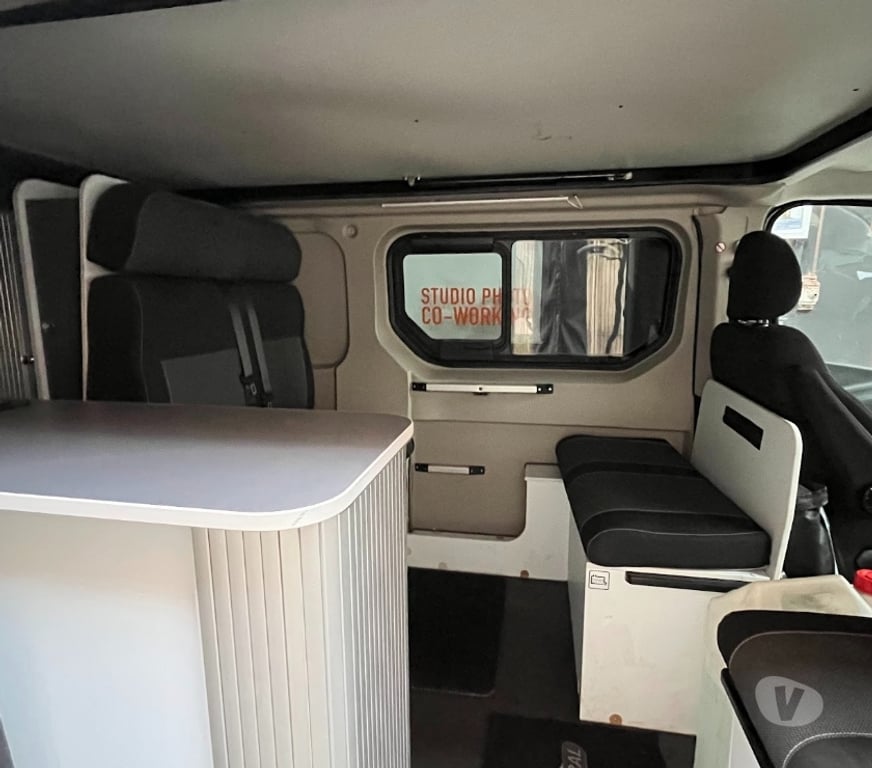 Camping car occasion Paris Paris 18ème ardt - 75018 - Photos Vivastreet Van Randger R535 Renault Trafic 145 ch BVA 4 couchages 23890