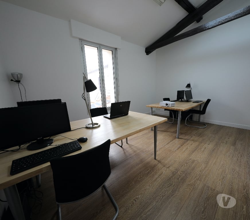 bureaux locaux Hauts-de-Seine Vanves - 92170 - Photos Vivastreet Local Commercial & Bureaux 153m² Vanves-Porte de Versailles