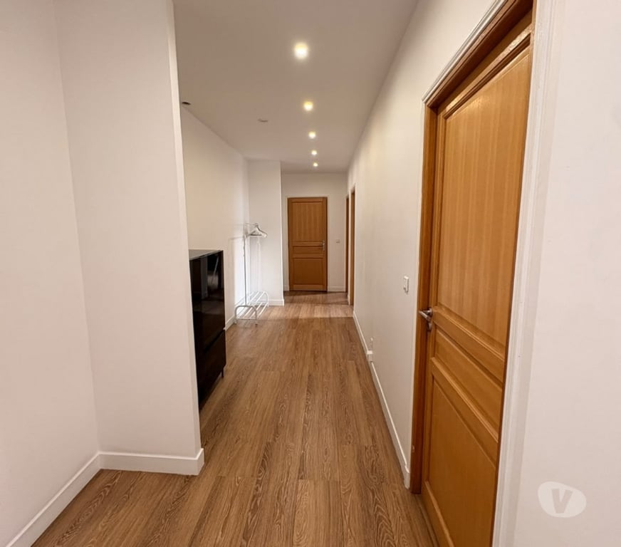 bureaux locaux Hauts-de-Seine Vanves - 92170 - Photos Vivastreet Local Commercial & Bureaux 153m² Vanves-Porte de Versailles