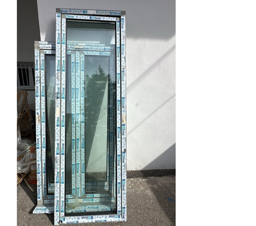  Rhône St Romain en Gier - 69700 - Photos Vivastreet Porte fenêtre en alu un vantail Haut 2440 Larg 930