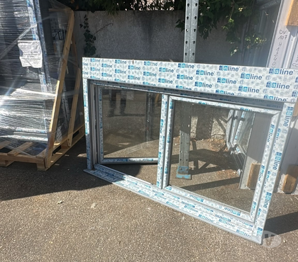 Bricolage - Jardin - Outillage Decines Charpieu Rhône - Photos Vivastreet Fenêtre pvc blanc intérieur et gris extérieur deux vantau