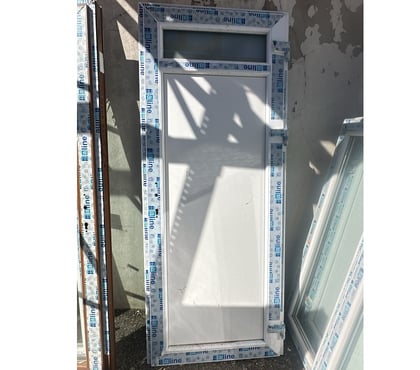 Bricolage - Jardin - Outillage Caluire et Cuire Rhône - Photos Vivastreet Porte de service pvc blanc avec hublot Haut 2200 Larg 900