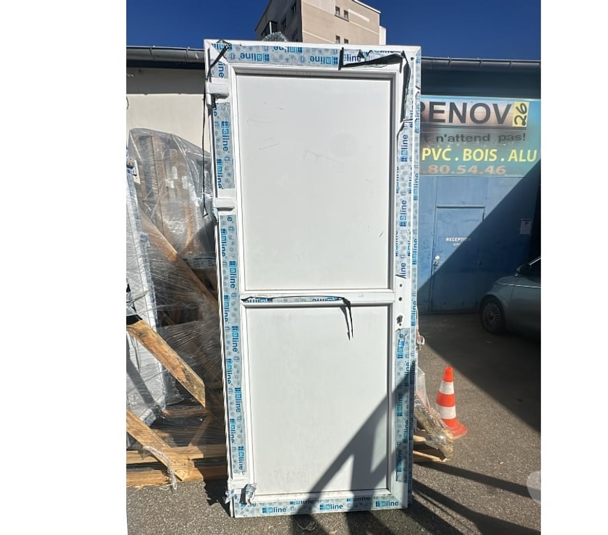  Rhône Marennes - 69970 - Photos Vivastreet Porte d’entrée pvc blanc avec gâche électrique
