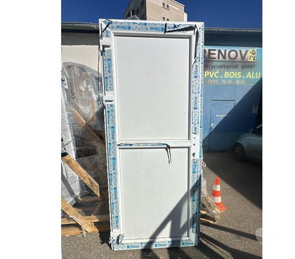 Bricolage - Jardin - Outillage Marennes Rhône - Photos Vivastreet Porte d’entrée pvc blanc avec gâche électrique