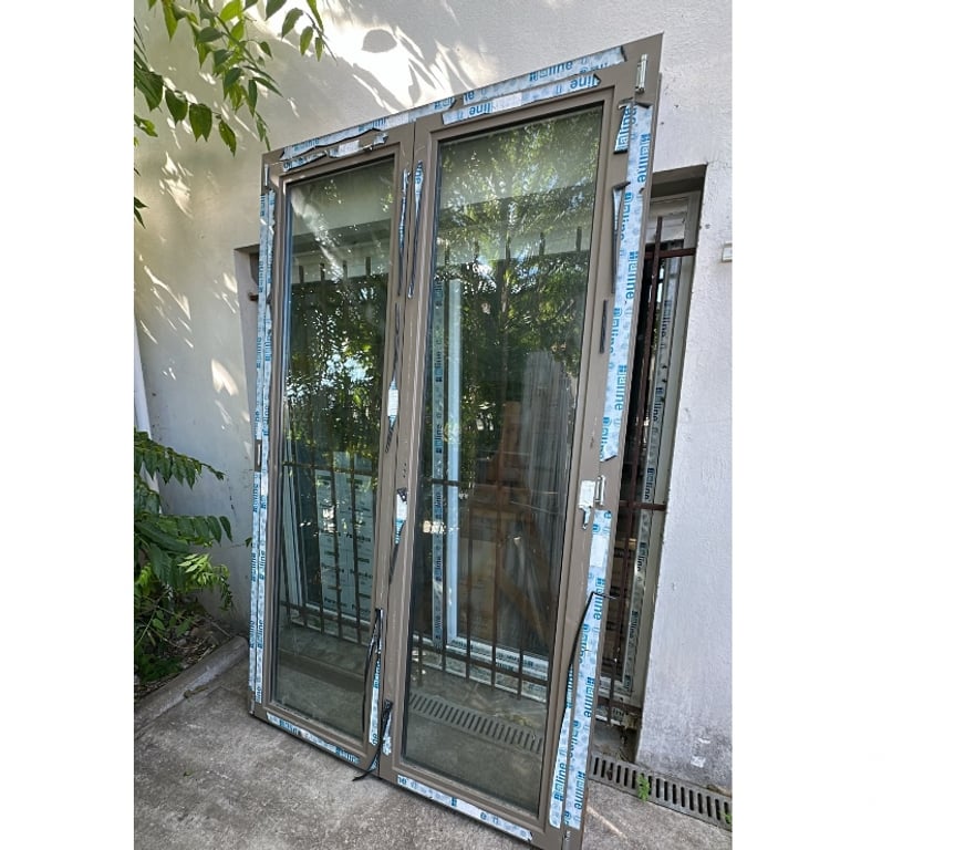  Rhône Serezin du Rhone - 69360 - Photos Vivastreet Porte fenêtre en aluminium deux vantaux Haut 2400 Larg 144