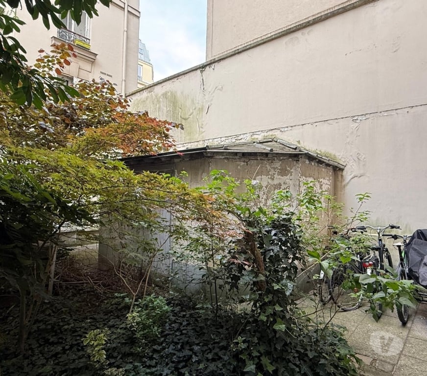 Appartements à vendre Paris Paris 12ème ardt - 75012 - Photos Vivastreet Remise indépendante cour-jardin, immeuble 1907, Paris 12e