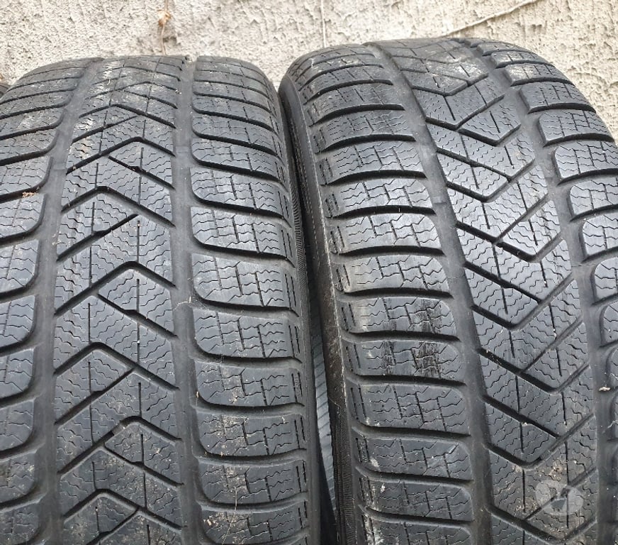 Pièces et services auto Loire St Etienne - Photos Vivastreet 2 ou 4 pneus hiver 235 50 18 101V Pirelli Hankook