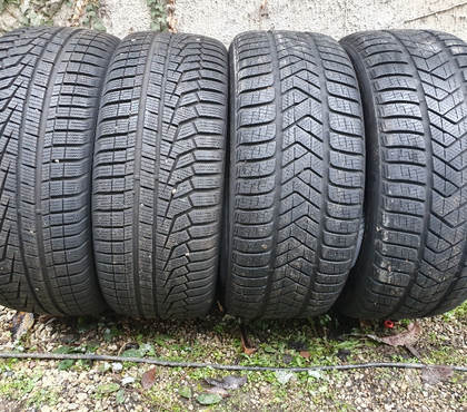 Accessoires auto & tuning St Etienne St Etienne - Photos Vivastreet 2 ou 4 pneus hiver 235 50 18 101V Pirelli Hankook
