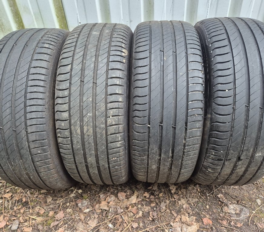 Pièces et services auto Loire St Etienne - Photos Vivastreet 4 roues été 225 55 17 101W Michelin Citroën envoi rapide