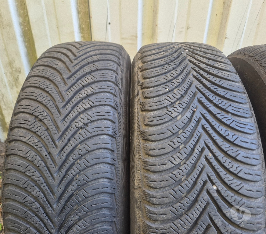 Pièces et services auto Loire St Etienne - Photos Vivastreet 4 roues hiver 185 65 15 88T Michelin Opel Corsa
