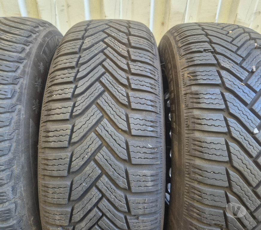 Pièces et services auto Loire St Etienne - Photos Vivastreet 4 roues hiver 185 65 15 88T Michelin Opel Corsa