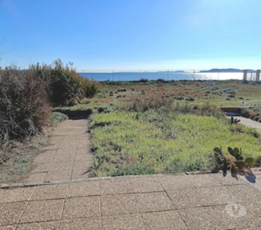 Appartements à vendre Var Hyeres - 83400 - Photos Vivastreet Exclusivité: pieds dans l'eau sans vis-à-vis