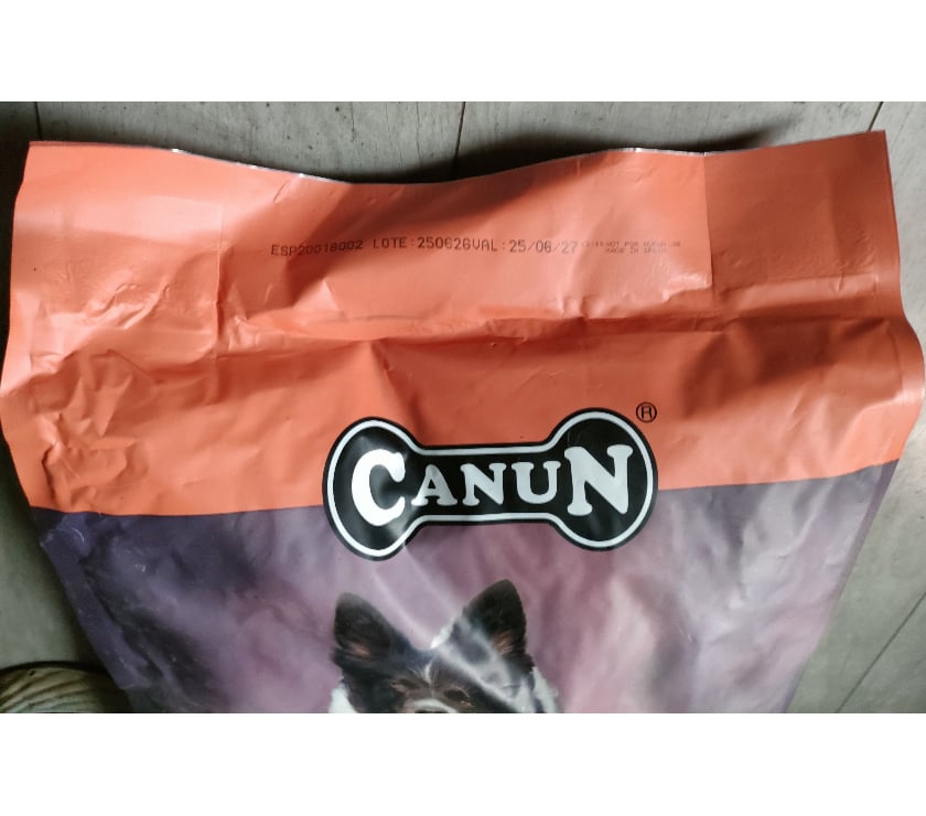 Services, accessoires animaux Seine-Maritime St Aubin les Elbeuf - 76410 - Photos Vivastreet Sacs de croquettes sèches pour chiens CANUN saumon et riz.