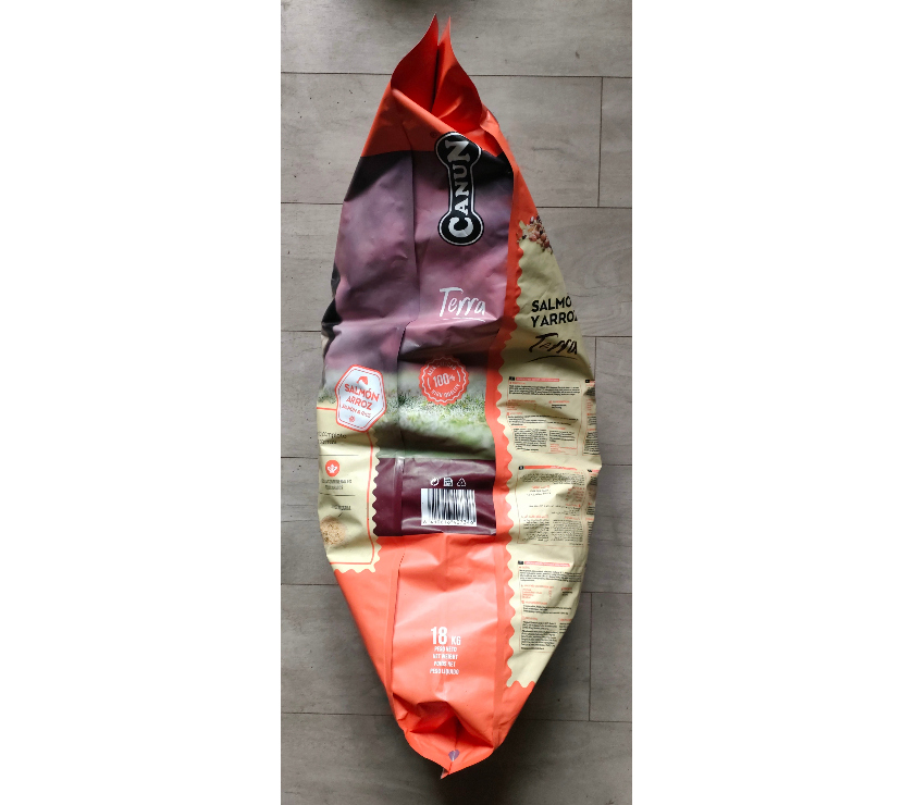 Services, accessoires animaux Seine-Maritime St Aubin les Elbeuf - 76410 - Photos Vivastreet Sacs de croquettes sèches pour chiens CANUN saumon et riz.