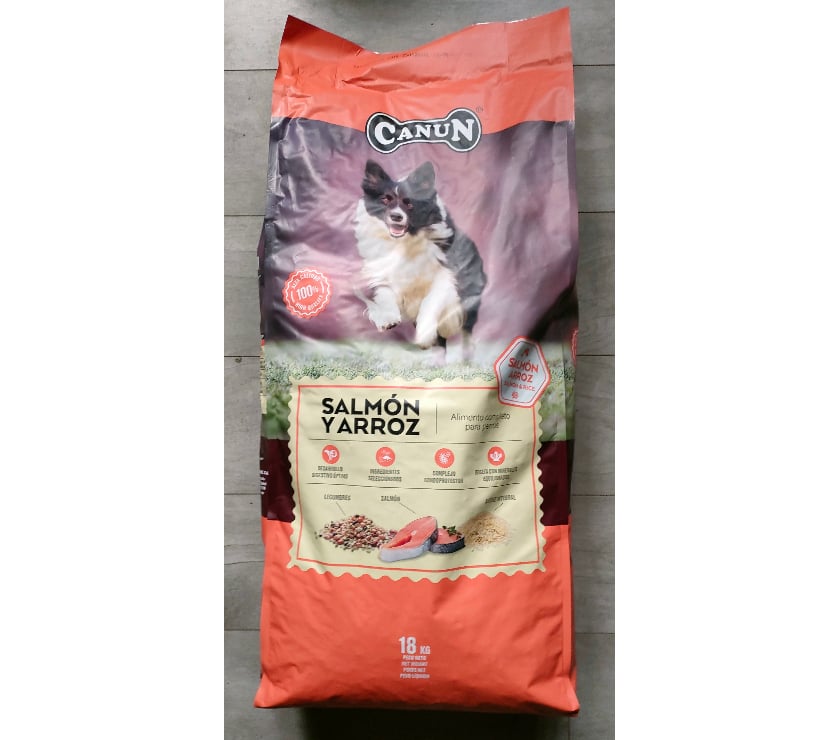 St Aubin les Elbeuf - Seine-Maritime — Sacs de croquettes sèches pour chiens CANUN saumon et riz.