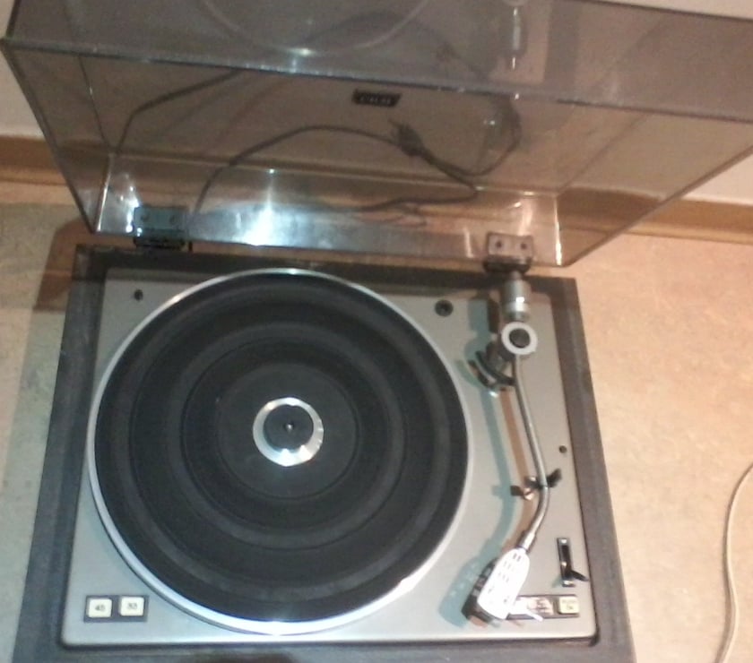 Halluin - Nord — tourne-disque CBM platenspeler CBM