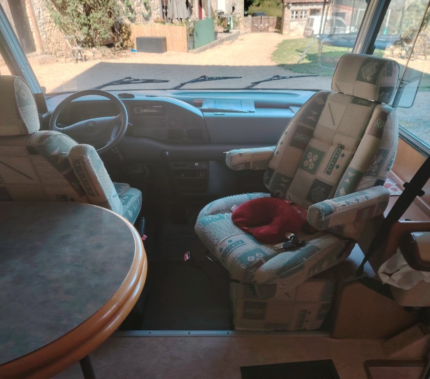 Camping car occasion Haute-Garonne Pointis Inard - 31800 - Photos Vivastreet Vend un camping car mercedes Rapido