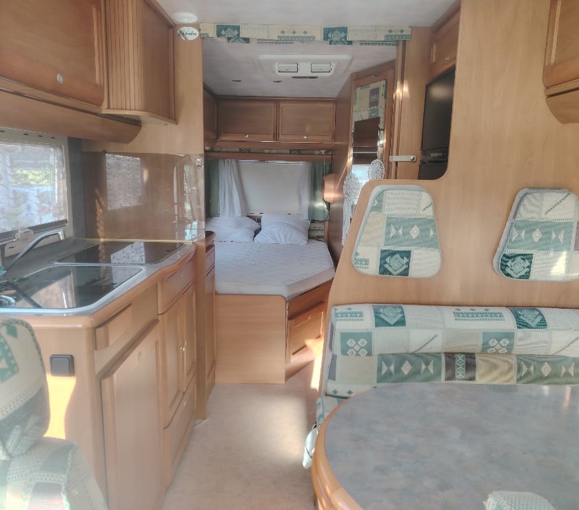 Camping car occasion Haute-Garonne Pointis Inard - 31800 - Photos Vivastreet Vend un camping car mercedes Rapido