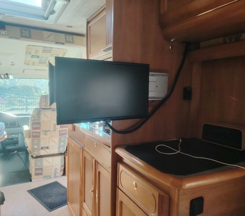 Camping car occasion Haute-Garonne Pointis Inard - 31800 - Photos Vivastreet Vend un camping car mercedes Rapido