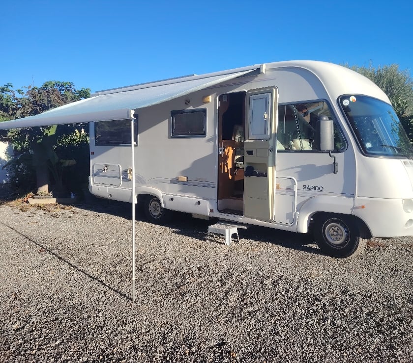 Pointis Inard - Haute-Garonne — Vend un camping car mercedes Rapido