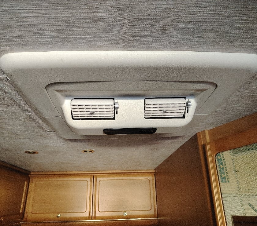 Camping car occasion Haute-Garonne Pointis Inard - 31800 - Photos Vivastreet Vend un camping car mercedes Rapido